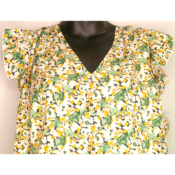 Shein Curve V-neck Flutter Sleeve Floral Blouse Women's 3X Short Sleeve - Picture 2 of 7
